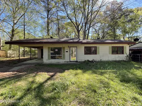 2844 Charleston Dr, Jackson, MS 39212