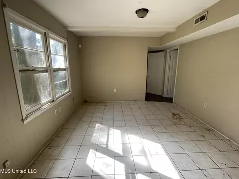 2844 Charleston Dr, Jackson, MS 39212 photo 5
