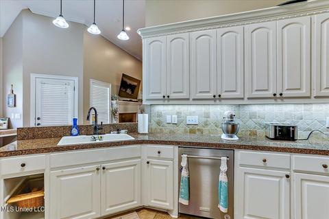 126 Grandview Dr, Florence, MS 39073 photo 14