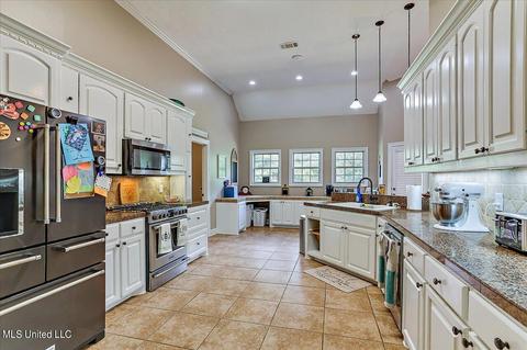 126 Grandview Dr, Florence, MS 39073 photo 11