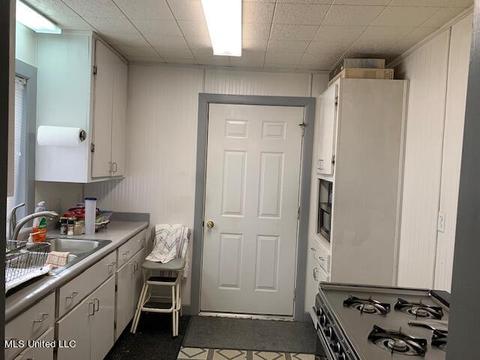 200 E Dinkins St, Canton, MS 39046 photo 13