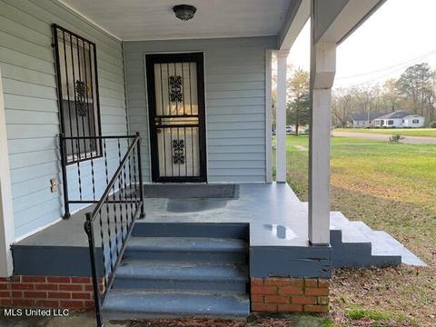 200 E Dinkins St, Canton, MS 39046 photo 4