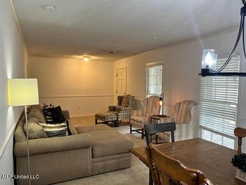 5345 Suffolk Dr, Jackson, MS 39211 photo 3
