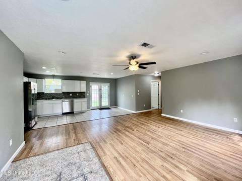 4472 Pierce Rd, D'iberville, MS 39540 photo 3