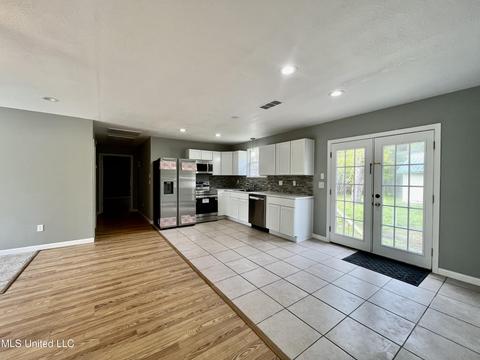 4472 Pierce Rd, D'iberville, MS 39540 photo 4