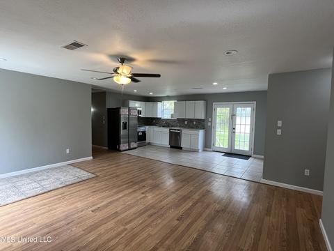 4472 Pierce Rd, D'iberville, MS 39540 photo 2