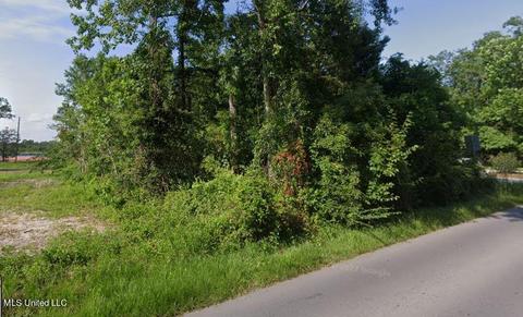 1215 Bridge St, Gulfport, MS 39507