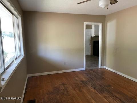 361 Barnes St, Jackson, MS 39206 photo 3