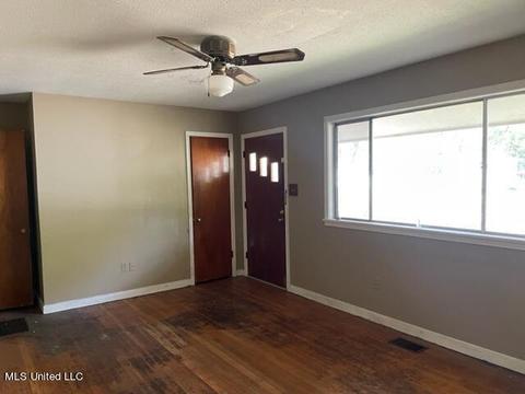 361 Barnes St, Jackson, MS 39206 photo 4