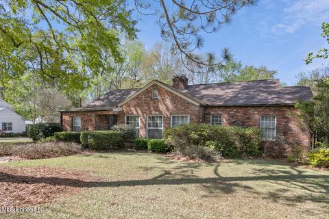 4105 Oakridge Dr, Jackson, MS 39216 photo 1