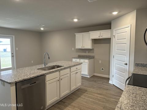 15336 Leighwood Ln, Biloxi, MS 39532