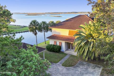 4711 Leo St, Pascagoula, MS 39567