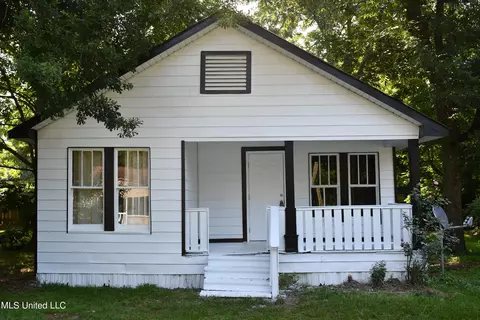 315 Third St, Wiggins, MS 39577