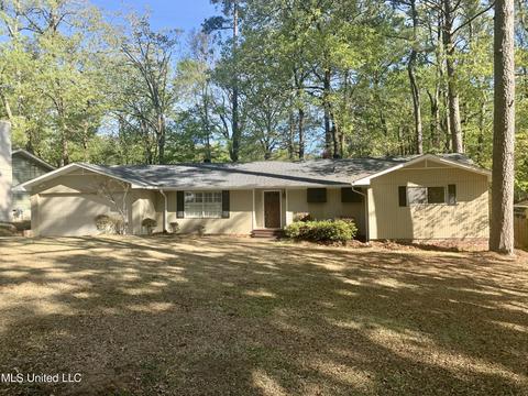 1814 Hillview Dr, Jackson, MS 39211 photo 1