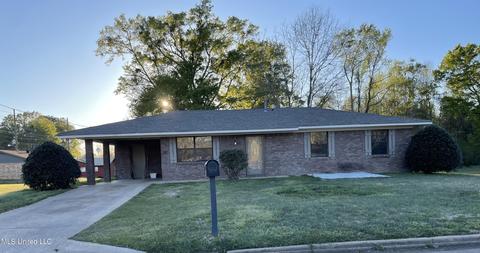 103 Bannerman Dr, Flora, MS 39071 photo 1