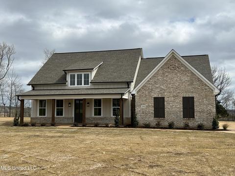 2966 Fossil Hill Dr, Hernando, MS 38632 photo 1