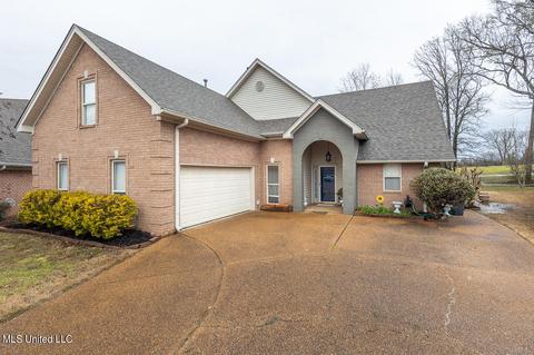 830 Fairway Trl, Hernando, MS 38632 photo 1