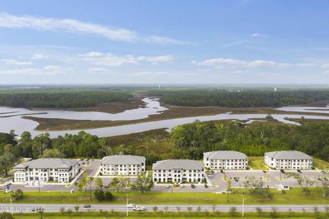 2501 Bienville Blvd #212, Ocean Springs, MS 39564