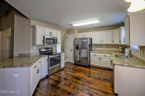2959 Flora Lee Dr, Nesbit, MS 38651 photo 8