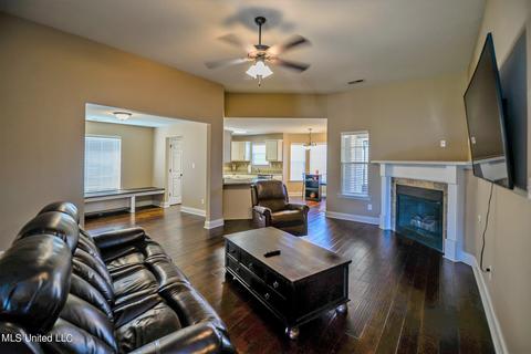 2959 Flora Lee Dr, Nesbit, MS 38651 photo 5