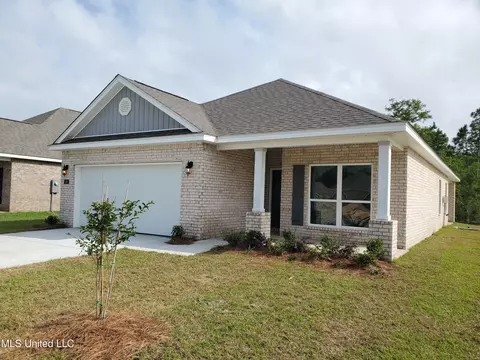 86 Saltmeadow Cir, Ocean Springs, MS 39564