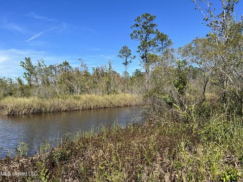 6156 2nd St, Bay Saint Louis, MS 39520