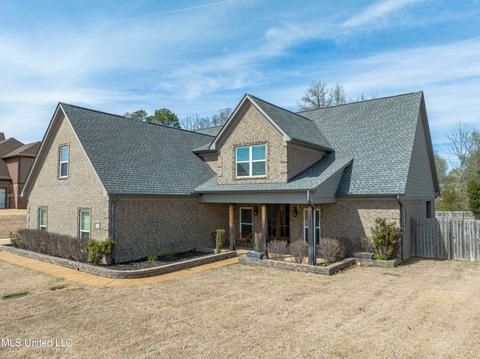 4646 Bakersfield Dr, Nesbit, MS 38651 photo 1