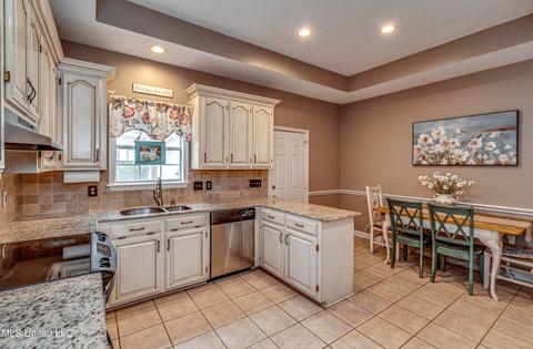 2010 Meadow Oak Dr, Flowood, MS 39232 photo 14