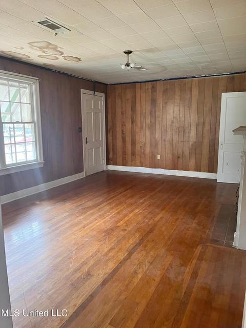 419 Valley St, Jackson, MS 39209 photo 3
