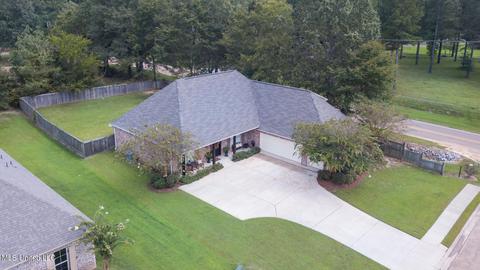 100 Bainbridge Xing Xing, Canton, MS 39046 photo 3