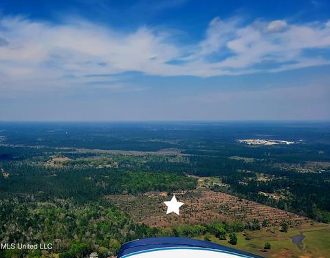 6112 Hans Rd, Moss Point, MS 39562 photo 1