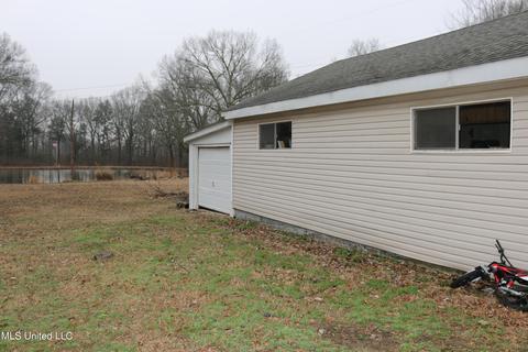 2869 Pleasant Hill Rd, Nesbit, MS 38651 photo 4