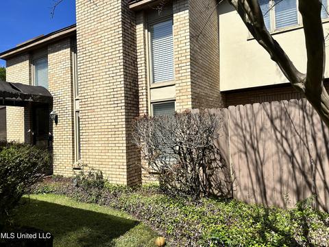 36 Park Crest Pl, Jackson, MS 39211 photo 1