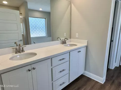 106 Bailey Cv, Canton, MS 39046 photo 4