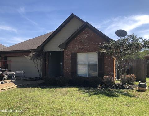 124 Stapleton Dr, Canton, MS 39046 photo 1