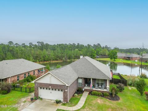 13229 Meadowland Ct, Gulfport, MS 39503