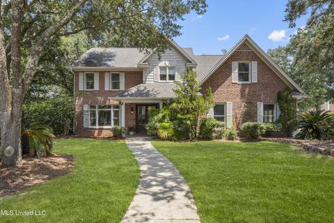 2804 Cambrai Cir, Ocean Springs, MS 39564
