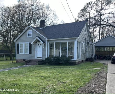 407 Sterling Ave, Winona, MS 38967