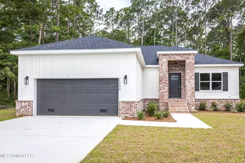 1309 Main St, Ocean Springs, MS 39564