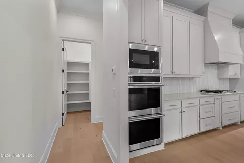Kitchen - 212 Amelia Cir, Madison, MS 39110 photo 10 of 10