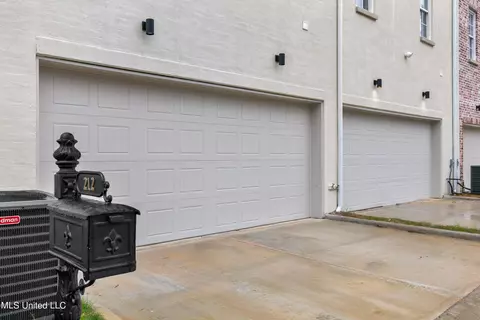 Exterior - 212 Amelia Cir, Madison, MS 39110 photo 6 of 7