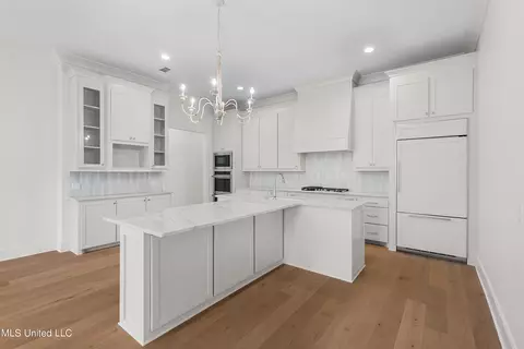 Kitchen - 212 Amelia Cir, Madison, MS 39110 photo 4 of 10