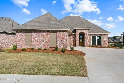 108 St Martin St, Madison, MS 39110