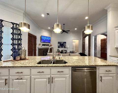 176 Belle Oak Dr, Brandon, MS 39042 photo 5