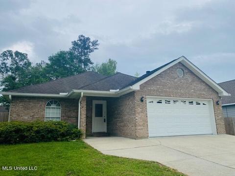 9610 Kino St, Diamondhead, MS 39525