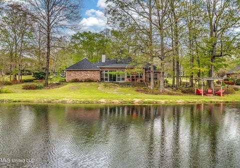 409 N Lake Dr, Brandon, MS 39042 photo 1