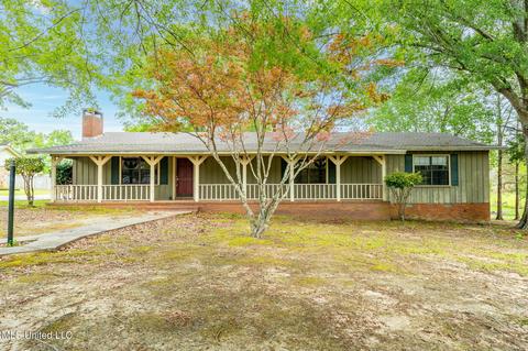 258 T Smith Rd, Hattiesburg, MS 39401