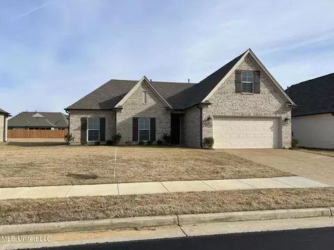 3034 Leatherman Dr, Lake Cormorant, MS 38641