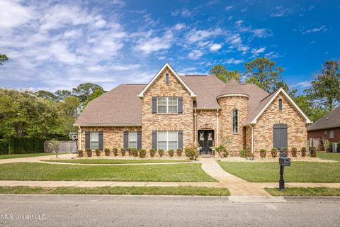 2101 Whitney Oaks Dr, Ocean Springs, MS 39564
