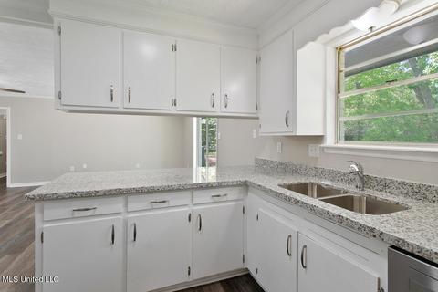 109 Forest Point Dr, Brandon, MS 39047 photo 11
